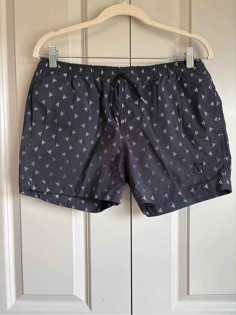 Androgynous Fox Dark Grey Pull on Shorts Lightweight All Over Print size large
